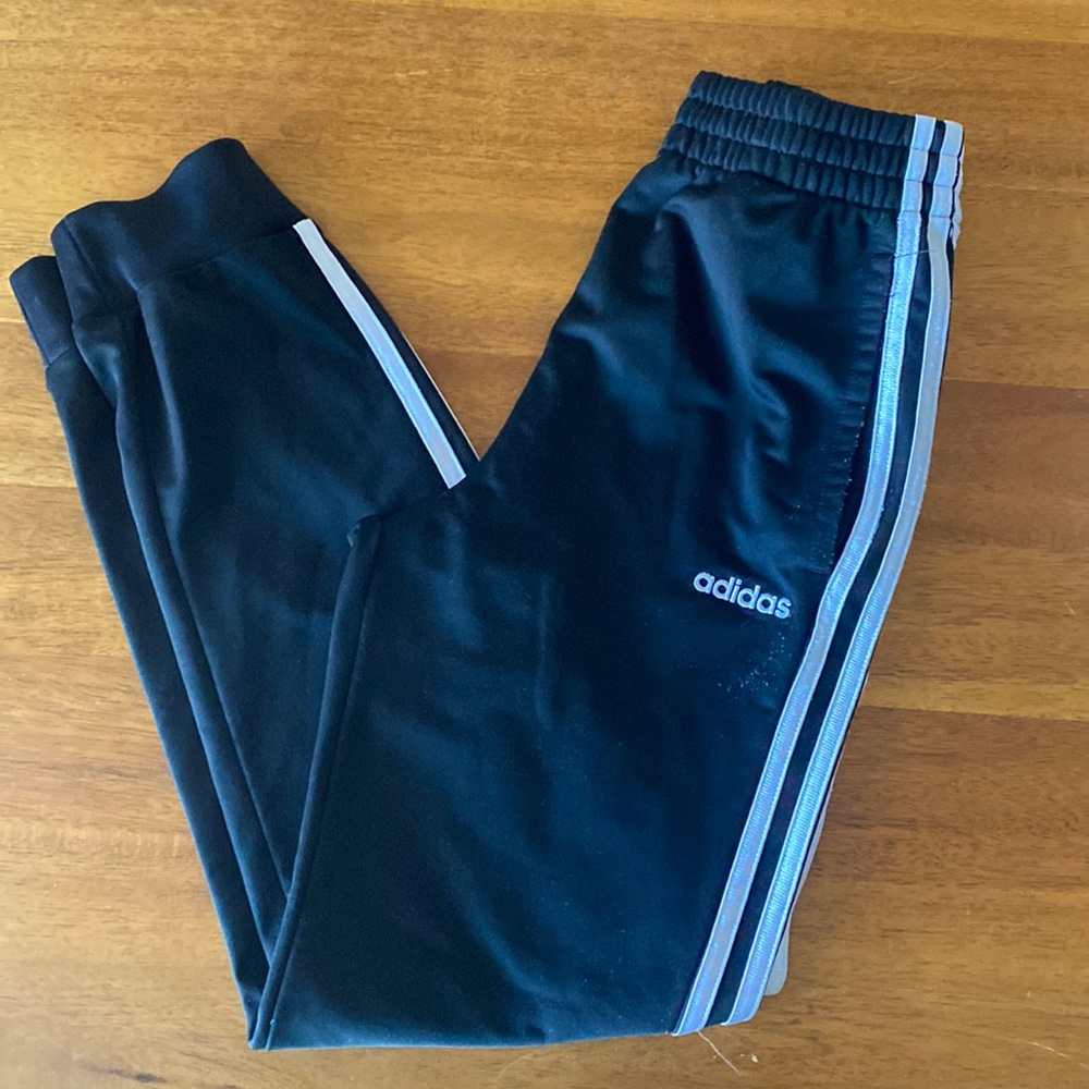 Boys adidas joggers (M 10/12)